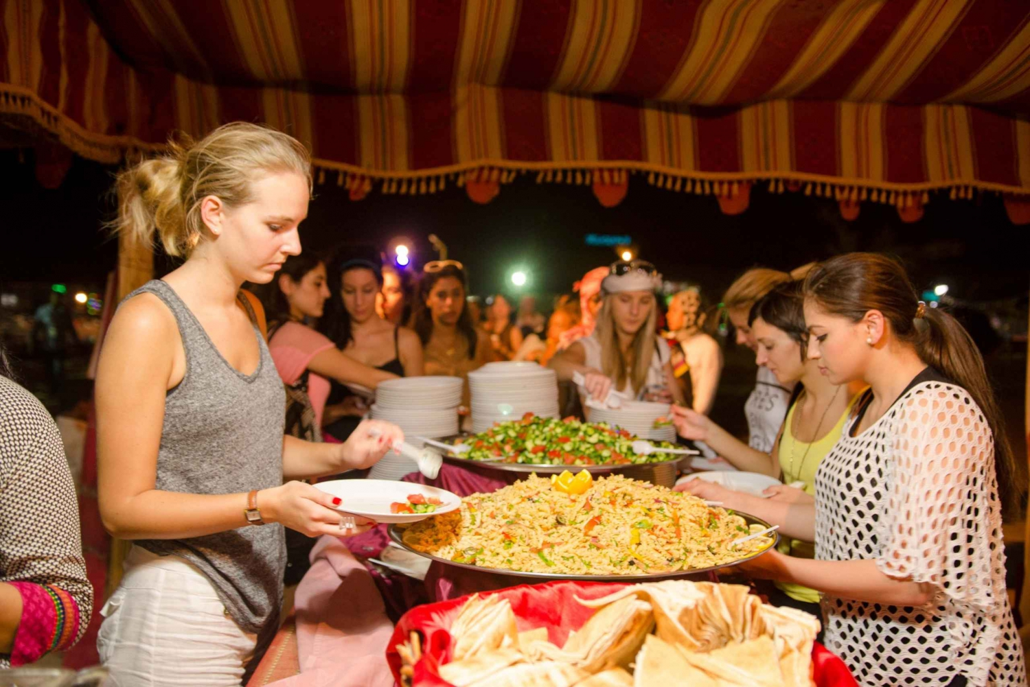 Belly Dance Desert Safari Dubai-A Straightforward Guide to the Show 13 overnight desert safari